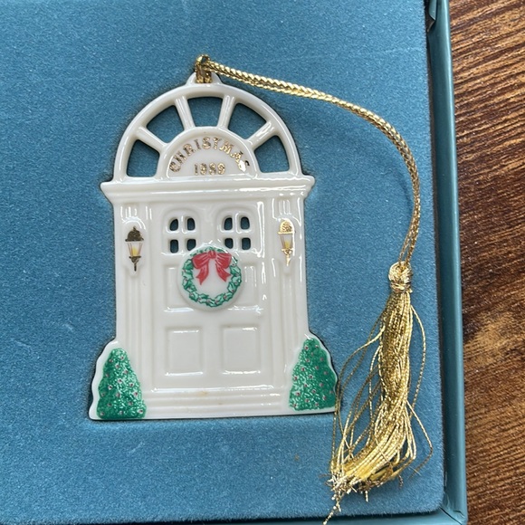 Lenox Holiday Door Vintage 1989 Porcelain Tree Ornament with Box - Picture 1 of 4